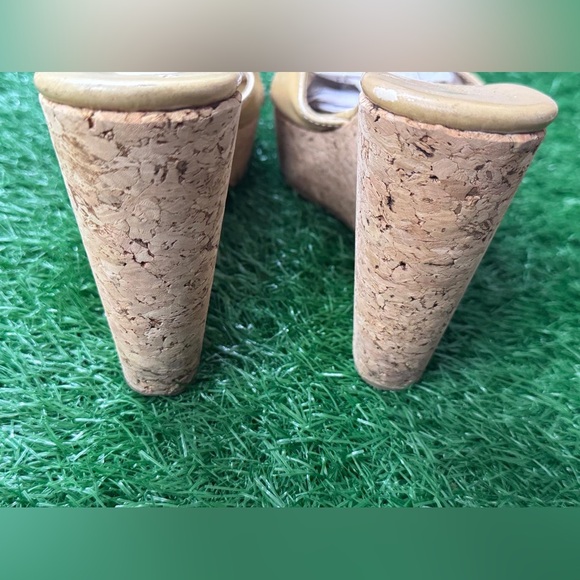 Jimmy Choo Women's Tan Sandals‎ - Picture 10 of 13